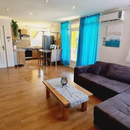 Private House Nyaraló *