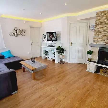 Private House Nyaraló *